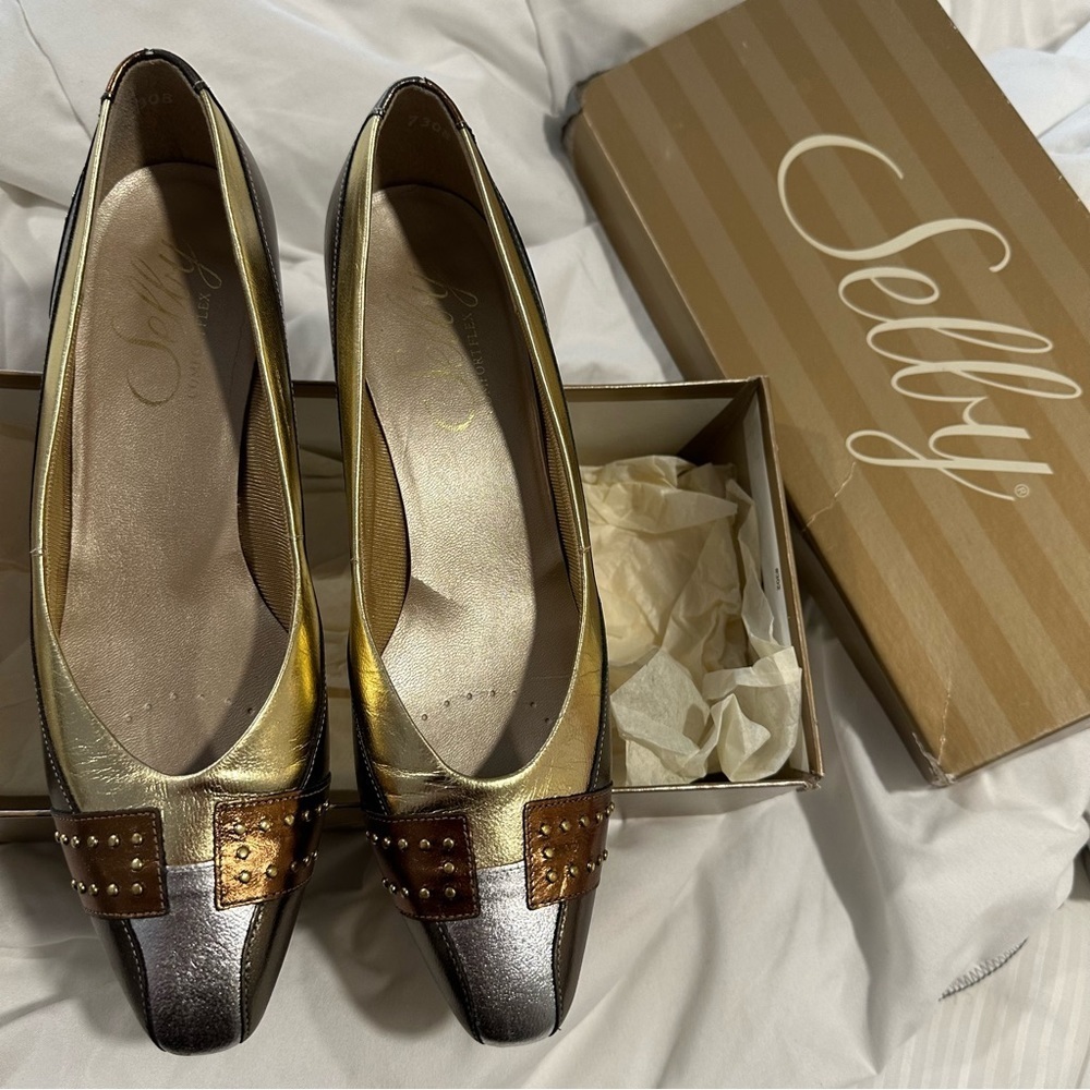 Vintage Selby Comfort Marcy Metallic Kid Multi Flex Gold/Bronze Size 7AA in box